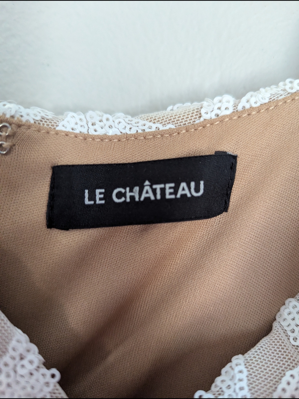 Le Chateau White Strapless Lace-Overlay V-Neck Dress - Picture 3 of 7